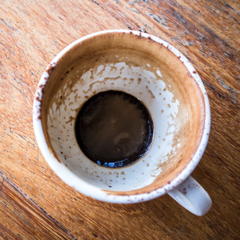 頑固な茶渋の落とし方 重曹で簡単 ハイターを使う注意点は タスクル