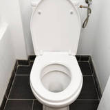 トイレの黄ばみ汚れの原因と掃除方法 落とし方6個 便座裏や水の中は タスクル