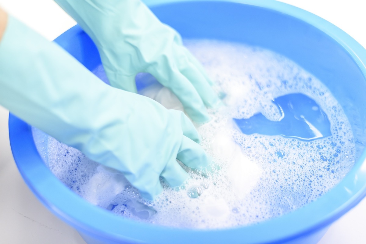 服のオキシ漬け洗濯方法 臭い 黄ばみは 色物は色移りする タスクル