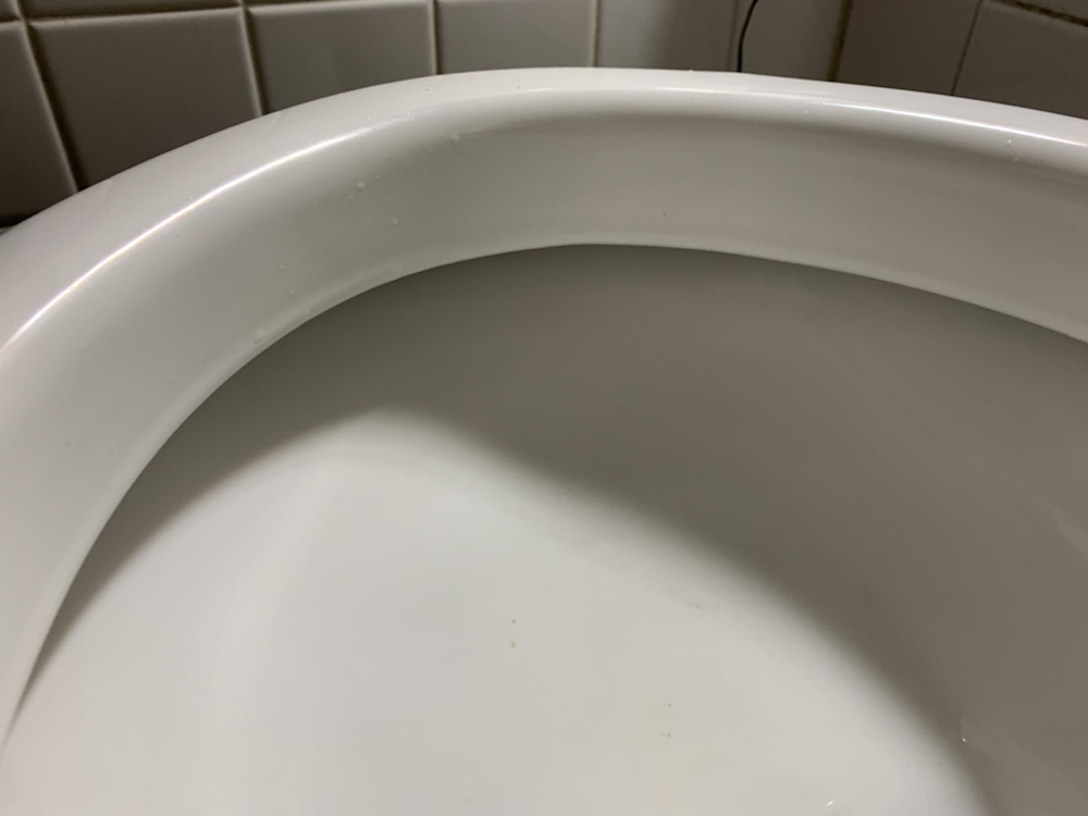 トイレにこびりついた尿石をスッキリ落とす6つの掃除方法 プロ監修 タスクル